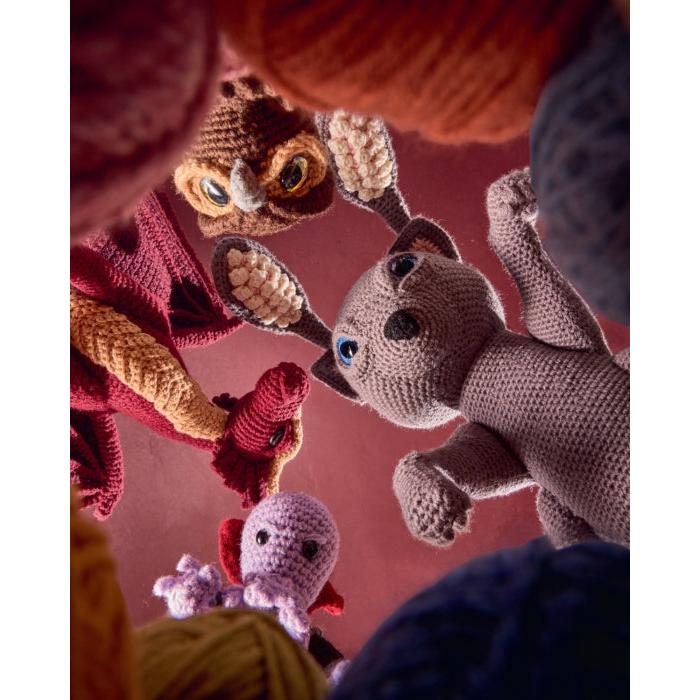 Dungeons & Dragons Crochet: A Book of Many Patterns