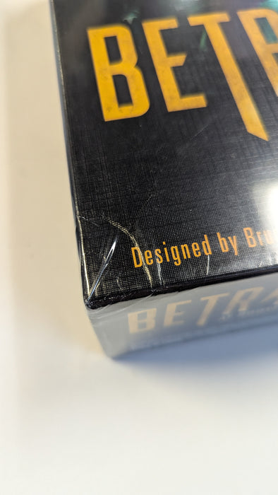 [DINGS & DENTS] Betrayal at House on the Hill 3rd Ed. (Moderate Damage)