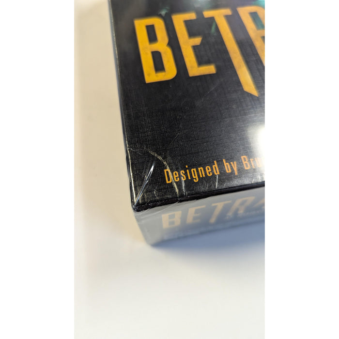 [DINGS & DENTS] Betrayal at House on the Hill 3rd Ed. (Moderate Damage)